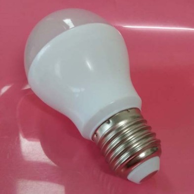 Smart LED light bulb 