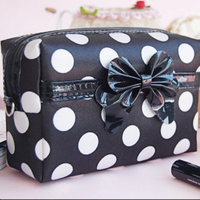 Elegant cosmetic bag