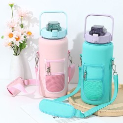 2L Large Capacity  Half Gallon Water Bottle with Sleeve