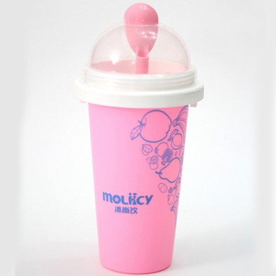 Magic squeeze cup -- Slushy maker 