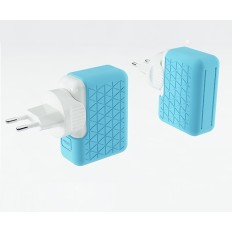 4-Port USB Universal travel adaptor